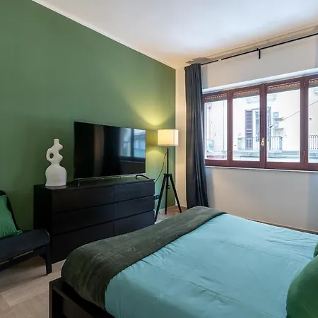 Principe Amedeo 184 Apartamento